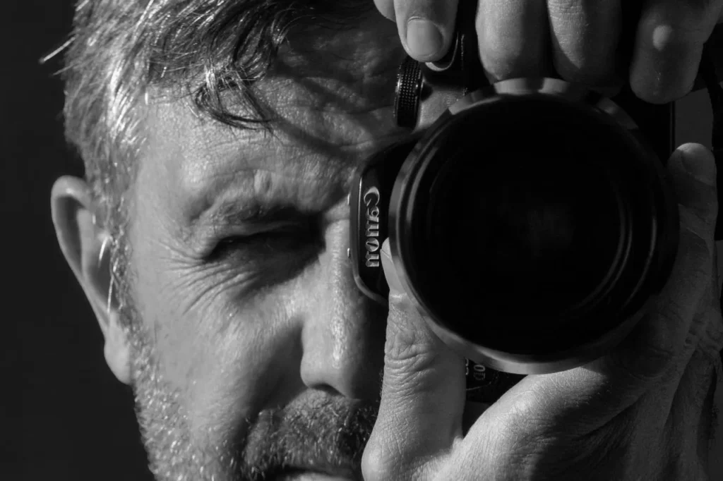 Ile zarabia fotograf? Aktualne zarobki na 2026 rok